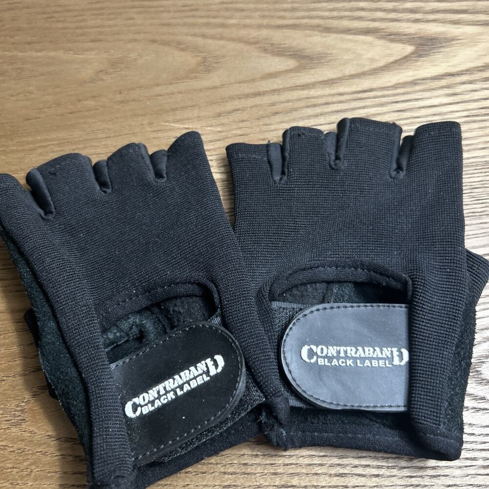 Contraband Black Label Workout Gloves Men's Size Small w/Strap Closure
